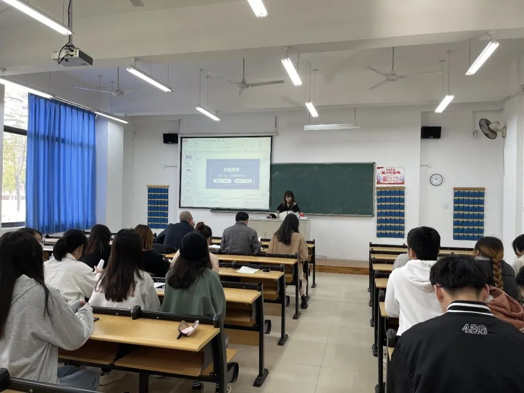 商学院2022届毕业论文开题答辩工作顺利完成