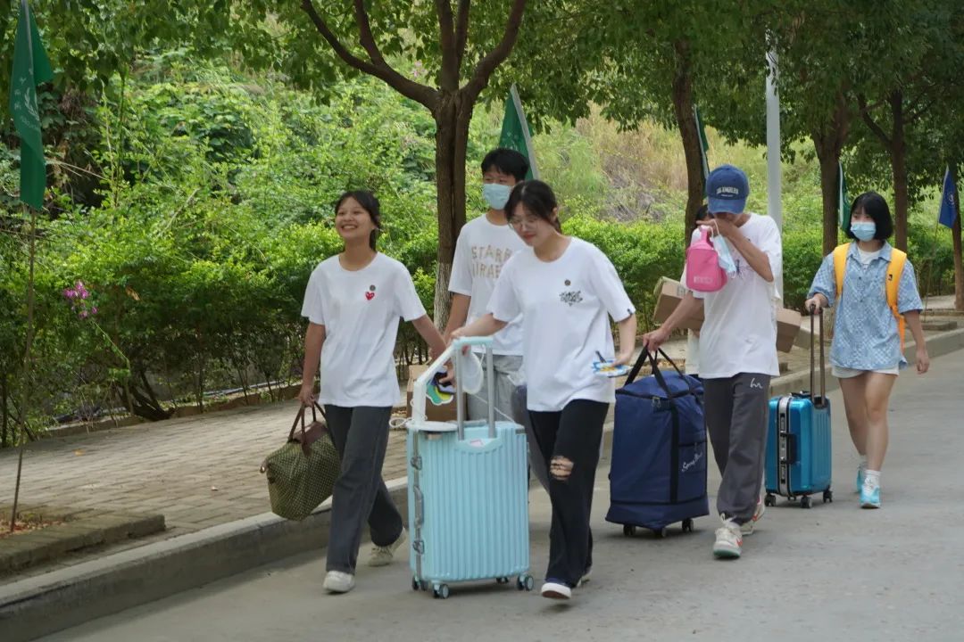 许青春之约 迎最美笑脸|FIT商学院迎新工作圆满结束！