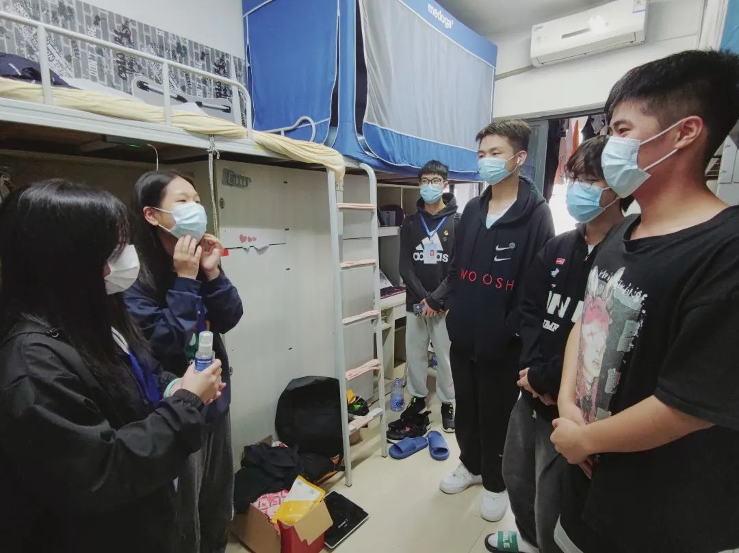 同心”疫“力|FIT商学院大学生自律委员会顺利开展疫情防控宿舍宣讲活动
