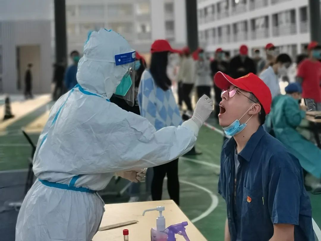 疫情防控不松懈，个人防护不忽略