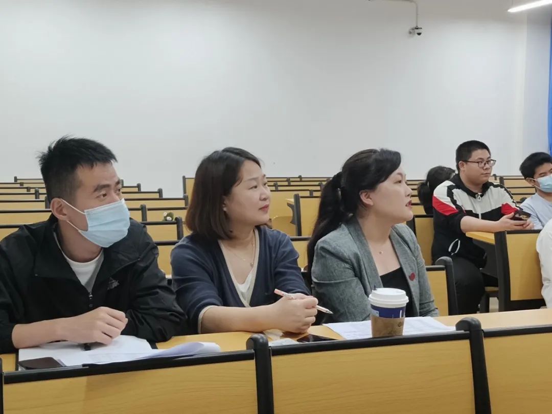 走进学子闻心声，齐心协力共发展|福州理工学院商学院召开期中学生座谈会