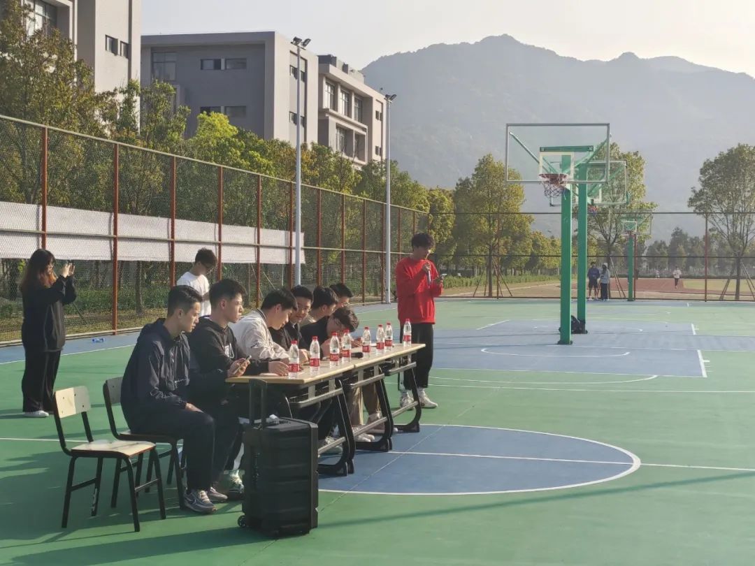 迎“篮”而上｜FIT商学院，YYDS!