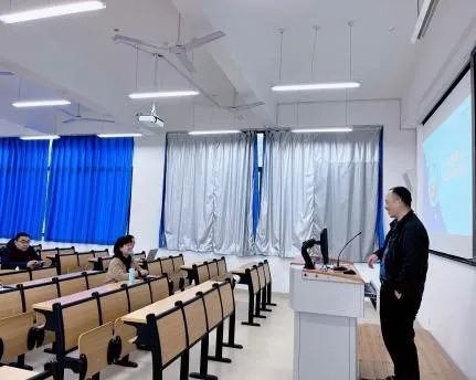 立德树人教育之本，课程思政润物无声