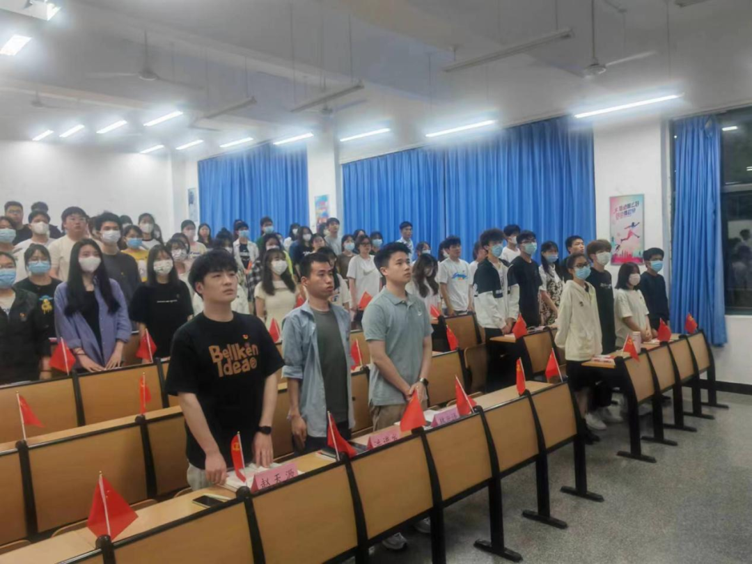 商学院第十期入党积极分子培训班圆满落幕