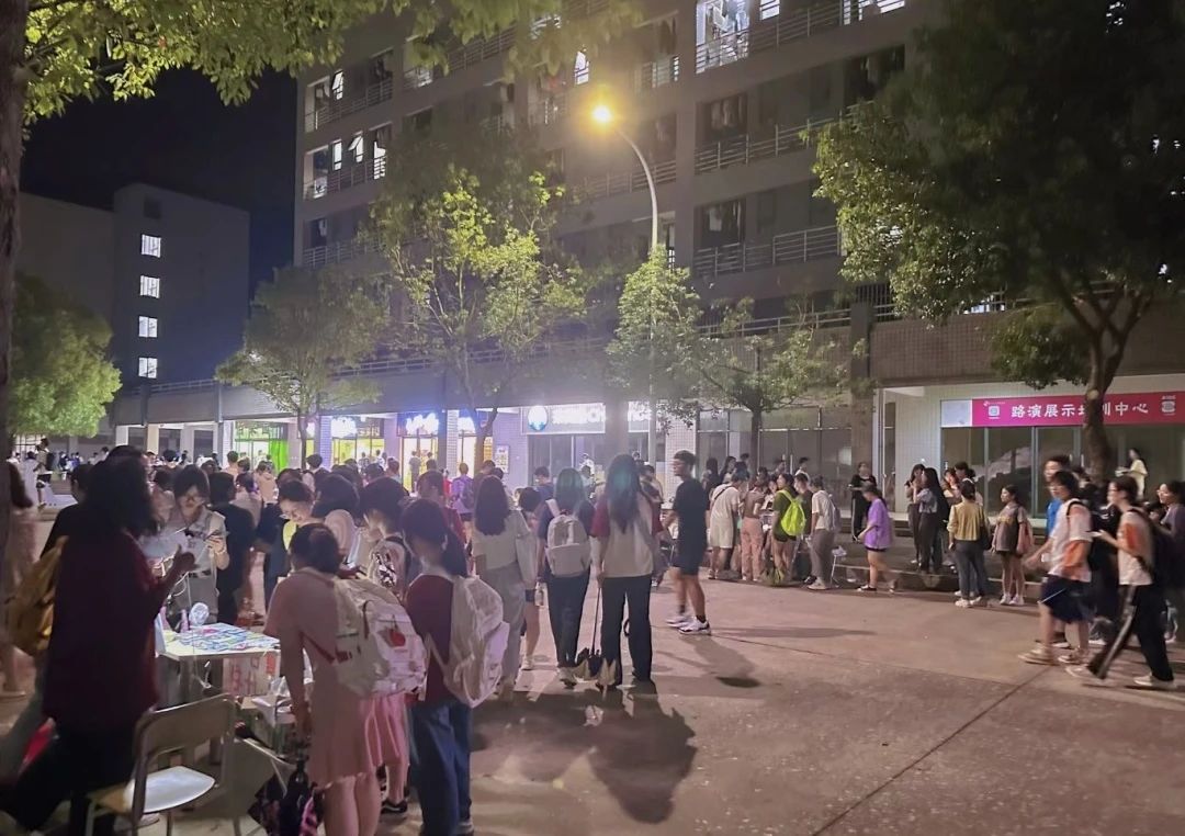 探寻记忆中夏夜的星光|再遇卡萨布兰卡精灵