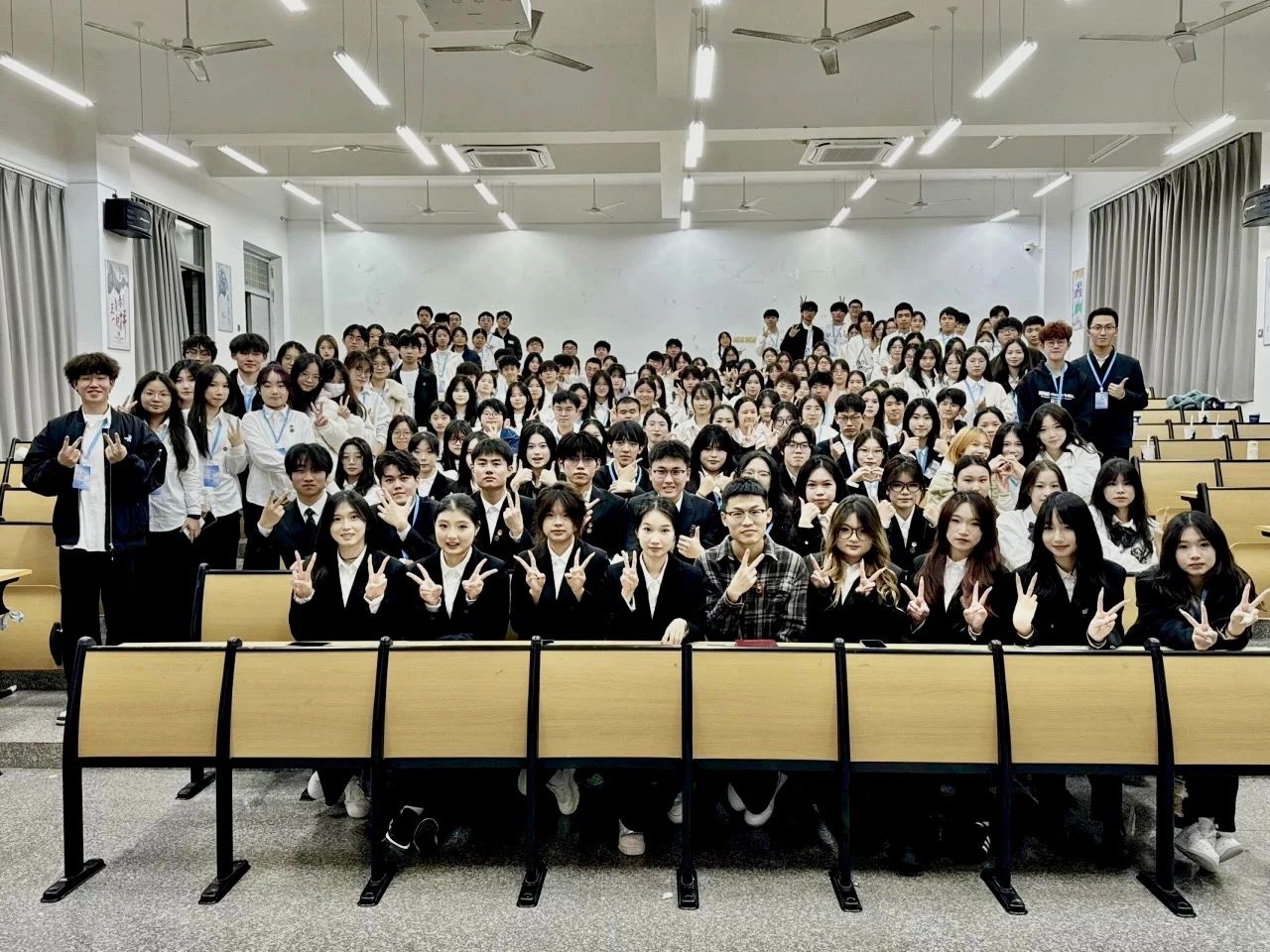 踔厉奋发 赓续前行|福州理工学院经济管理学院召开团学组织述职大会