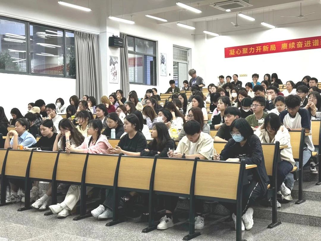就业经验大揭密，师兄师姐返校园！